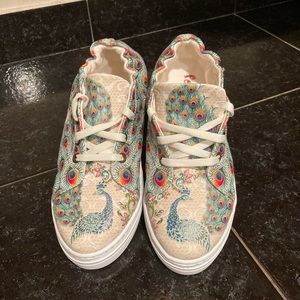 Womens Peacock sneakers Size 7.5(38) NWOT